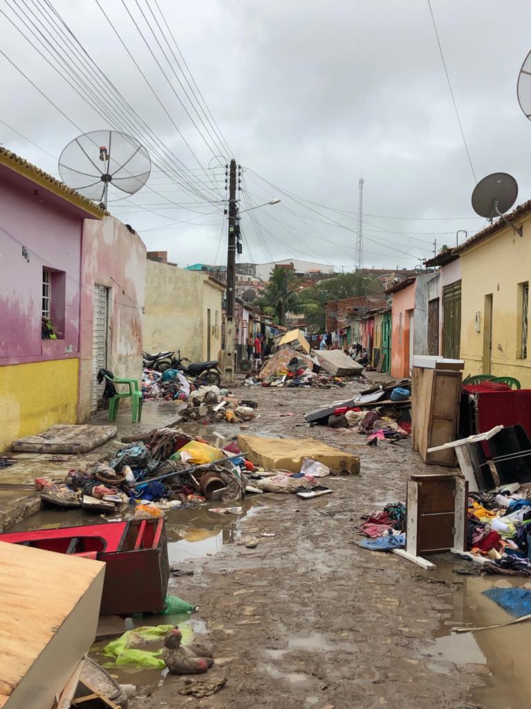 Sistema OCB/AL e Coopafas realizam campanha para ajudar vítimas das enchentes em Santana do Ipanema