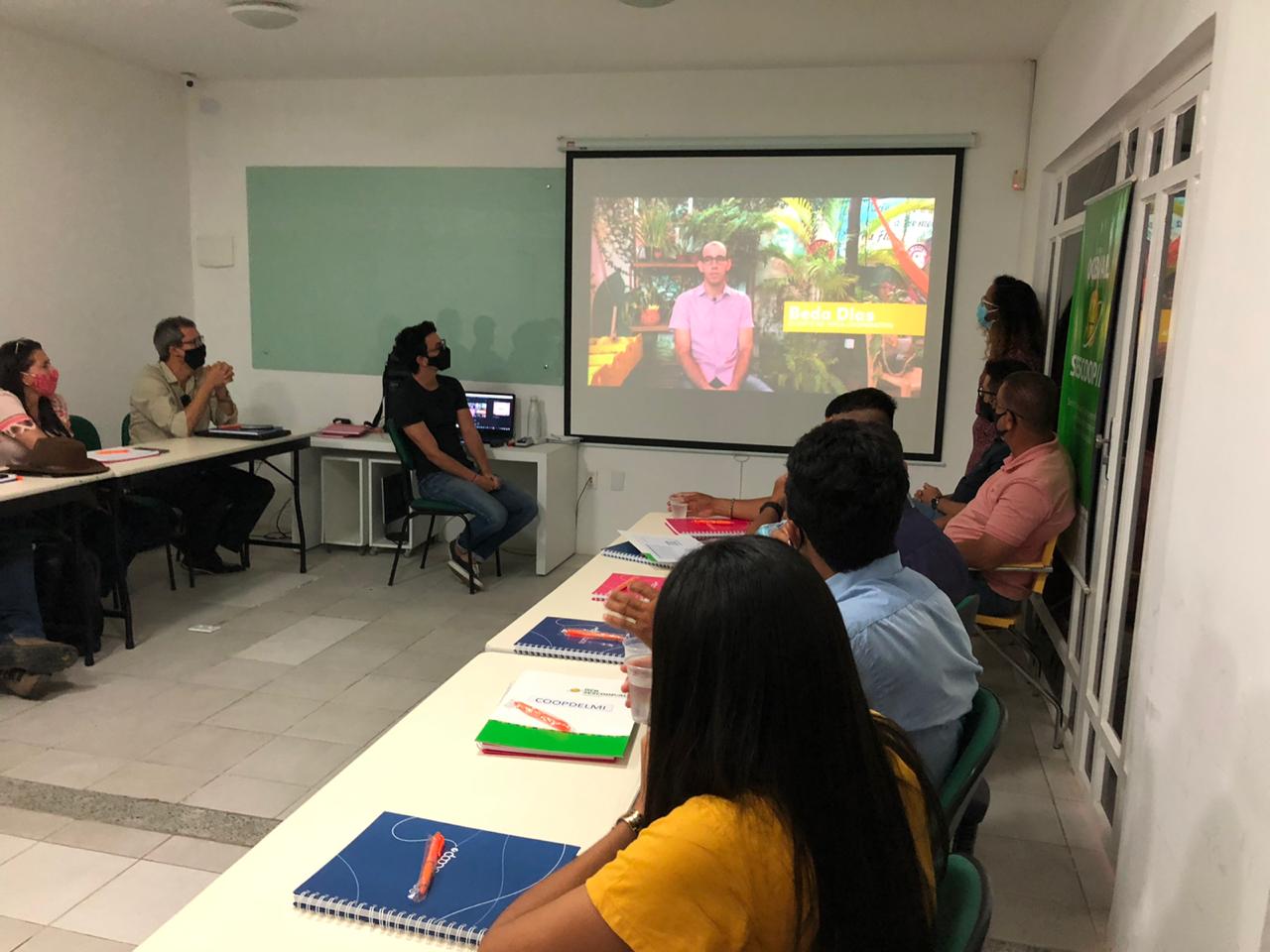 Alunas de cooperativa educacional de Penedo se destacam no Enem