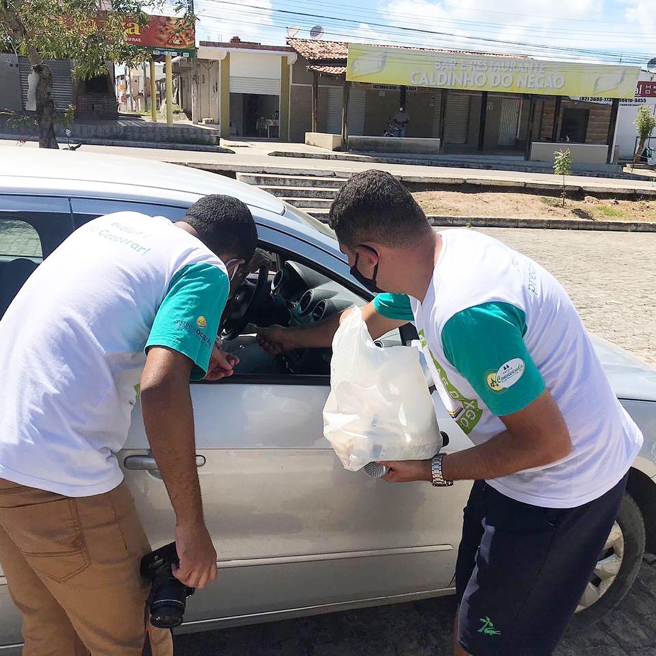 Cooex com apoio do Sistema OCB/AL realiza Drive Thru Solidário